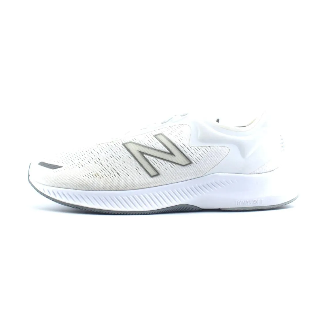 NEW BALANCE  PESU