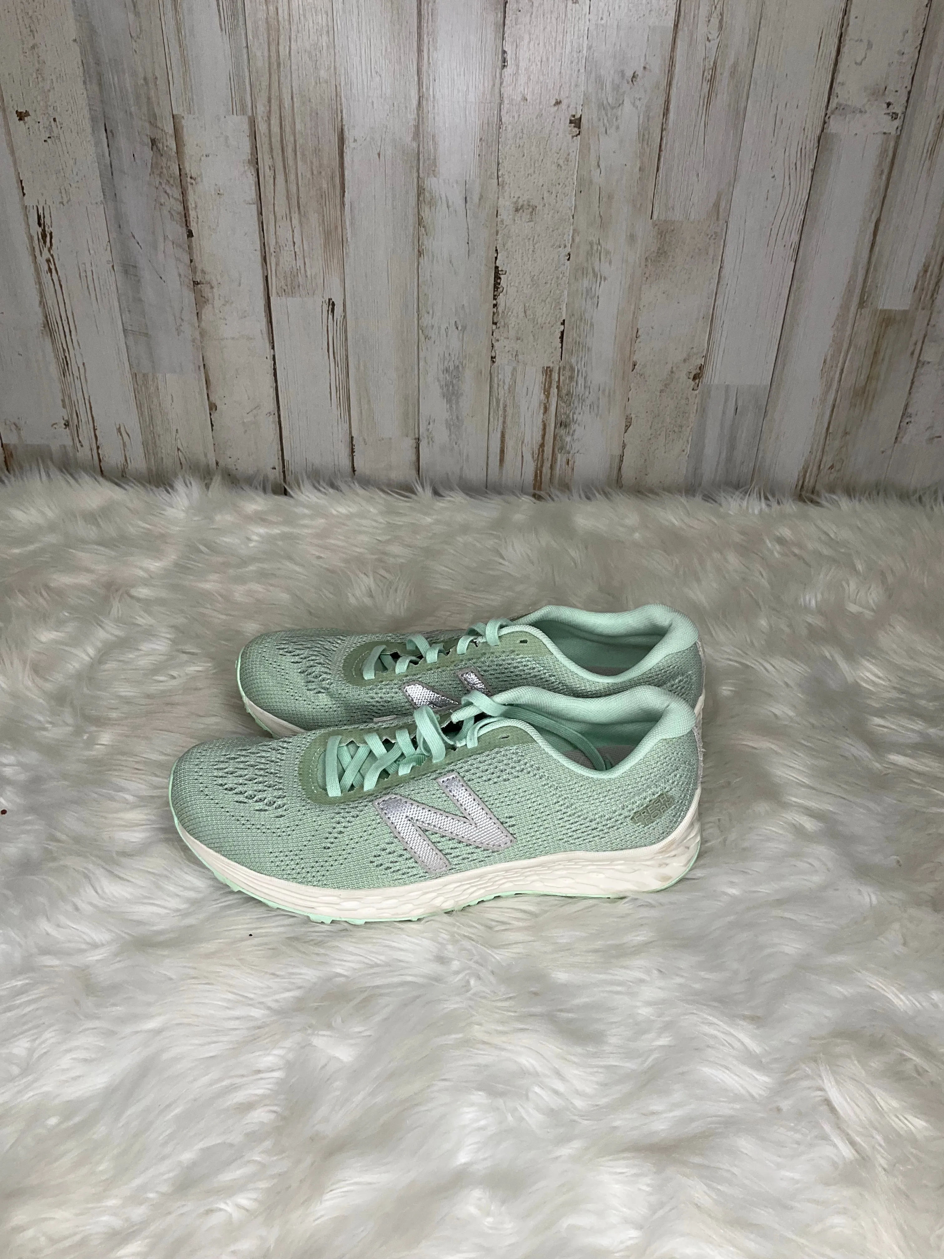 Shoes Athletic By New Balance  Size: 9.5